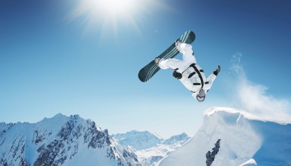 【爱游戏体育】亨特直言球队表现与排名均未达标 全员誓言共担责任扭转局势