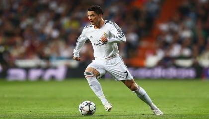 爱游戏体育_鲁尼犀利点评引足坛深思，队长直言球队无斗志，范戴克言论折射利物浦深层危机？